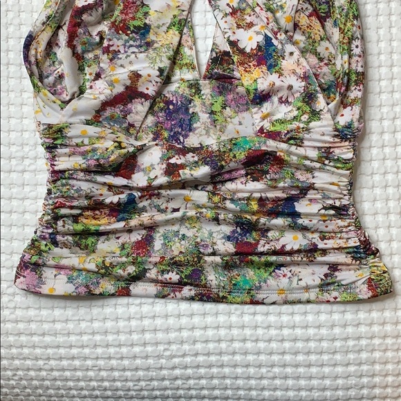 Floral halter top - Picture 6 of 7